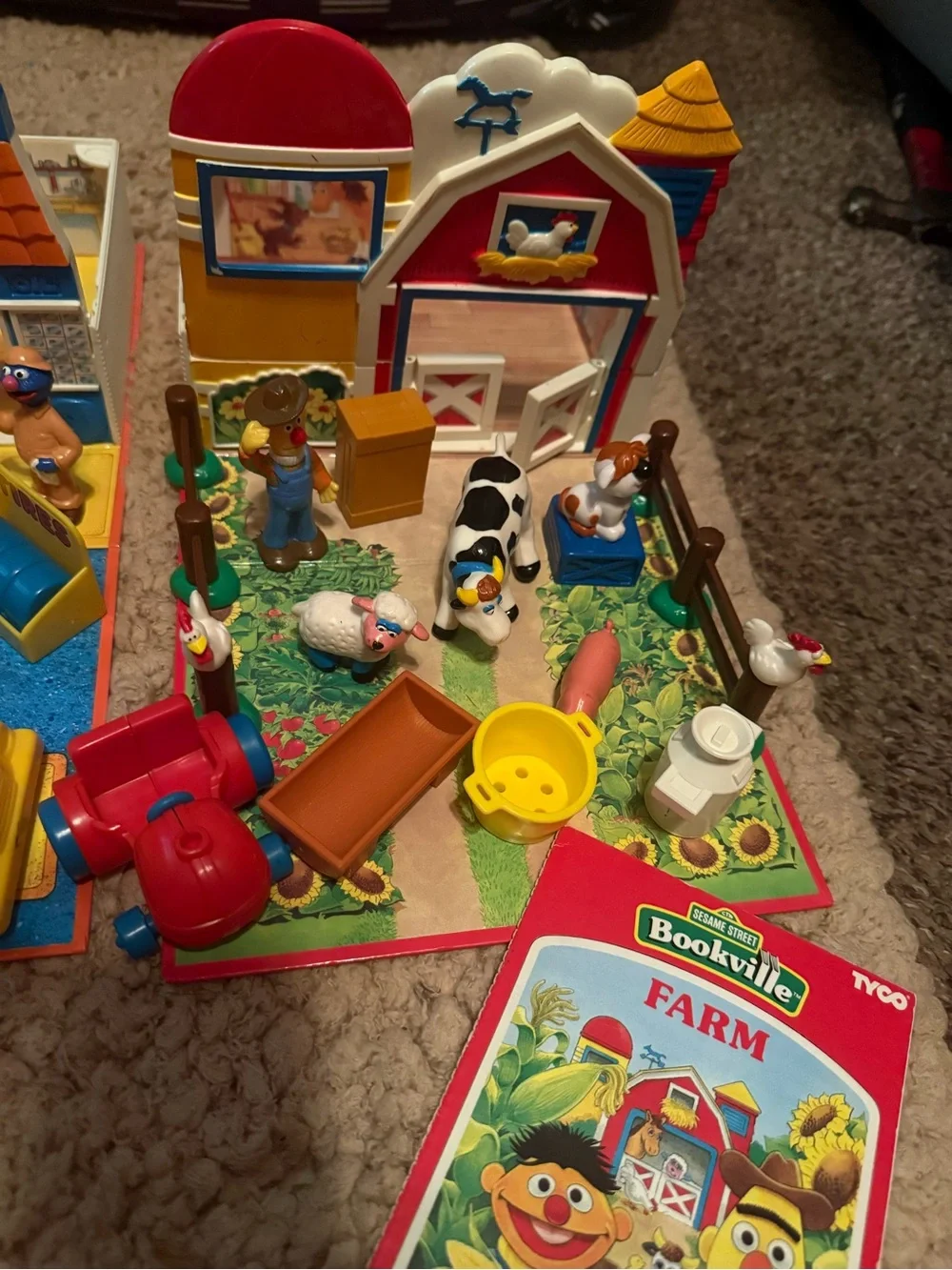 1994 Sesame Street Play Sets Garage & Farm Elmo & Bert & Ernie VINTAGE TOY